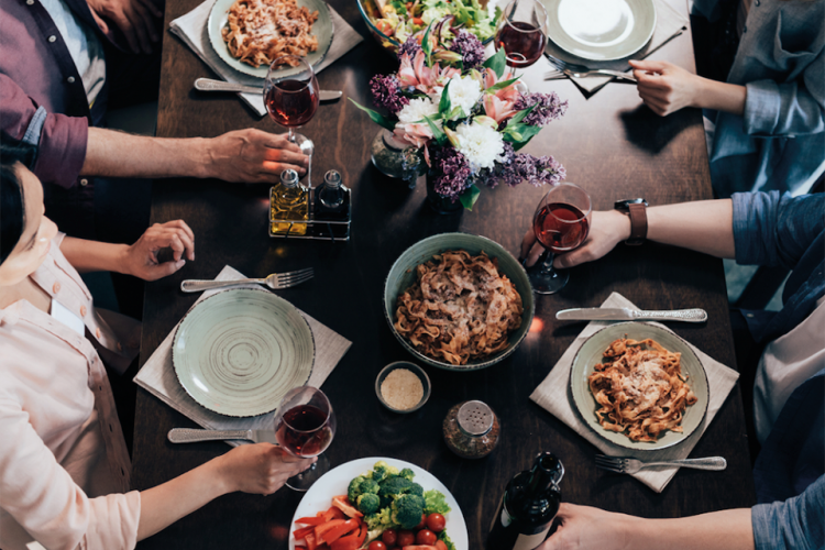 Lerne uns bei einem Abendessen kennen! NUT & FEDER Dinnerparty mit Silent-Cooking-TV-Koch Patrick Müller