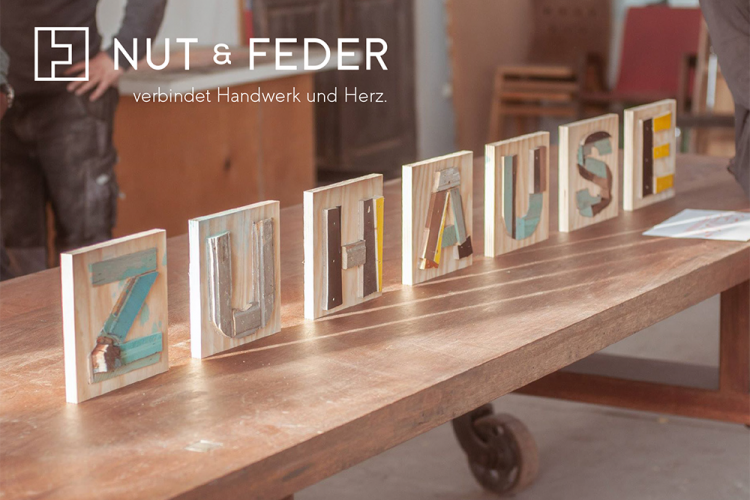 Postkarte aus der neuen Werkstatt NUT & FEDER Postkarte